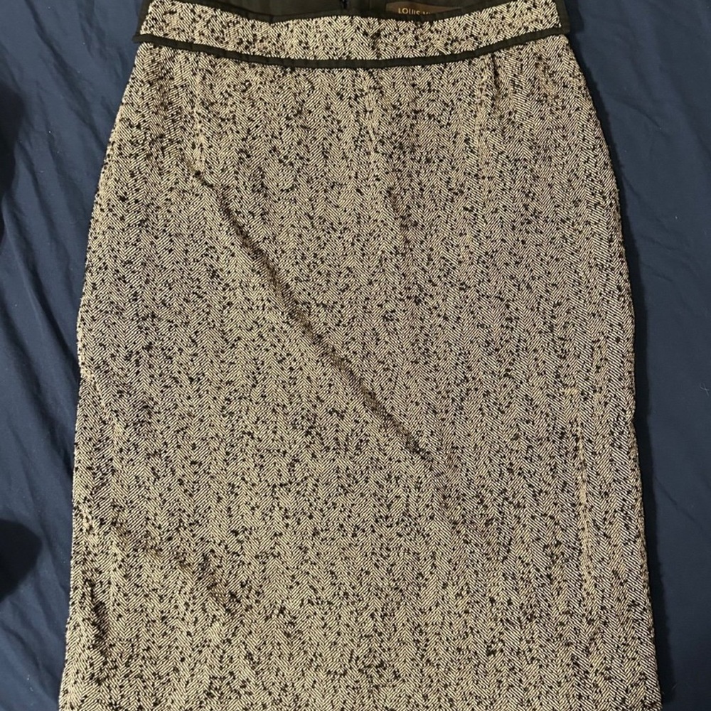 Louis Vuitton 100% Authentic High Waist Skirt With Pleated Back & zipper & hooks